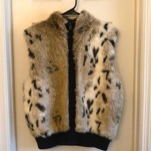 Lisa international woman’s vest